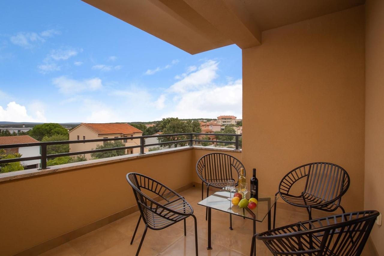 Apartments Cesare With Shared Pool ลิทซ์ยัน ภายนอก รูปภาพ