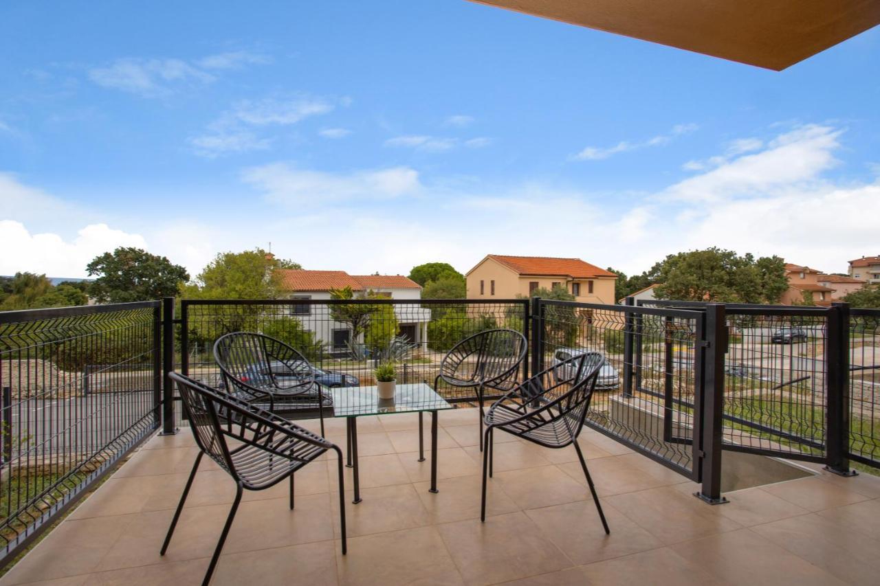Apartments Cesare With Shared Pool ลิทซ์ยัน ภายนอก รูปภาพ