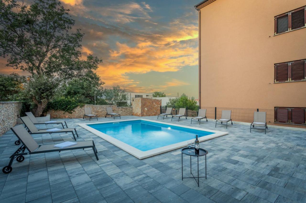 Apartments Cesare With Shared Pool ลิทซ์ยัน ภายนอก รูปภาพ