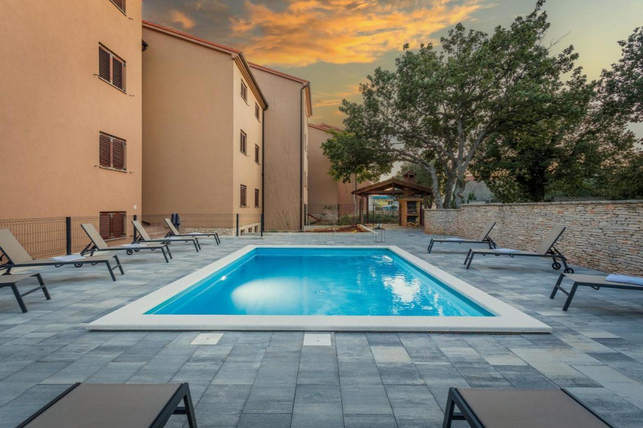 Apartments Cesare With Shared Pool ลิทซ์ยัน ภายนอก รูปภาพ