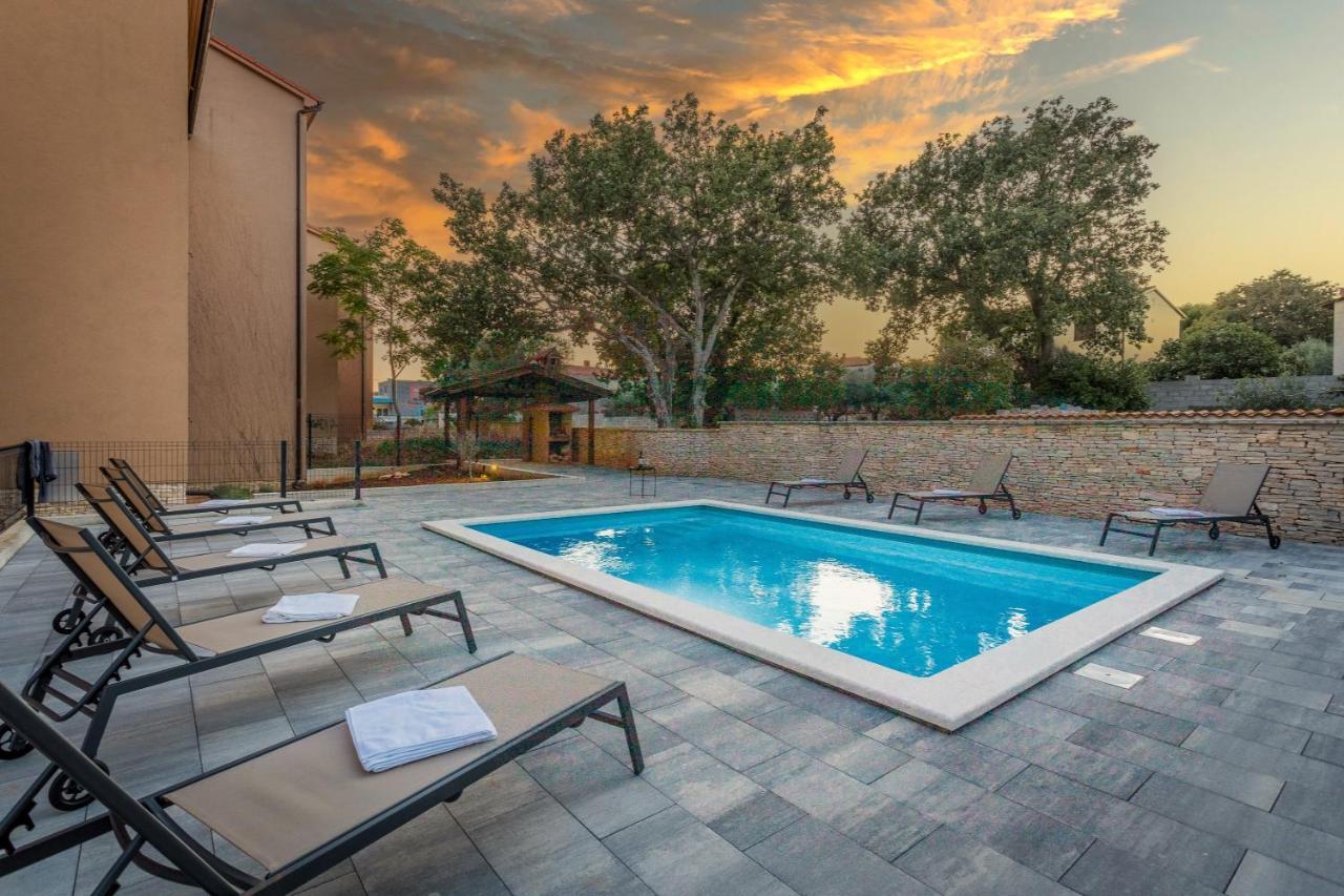 Apartments Cesare With Shared Pool ลิทซ์ยัน ภายนอก รูปภาพ