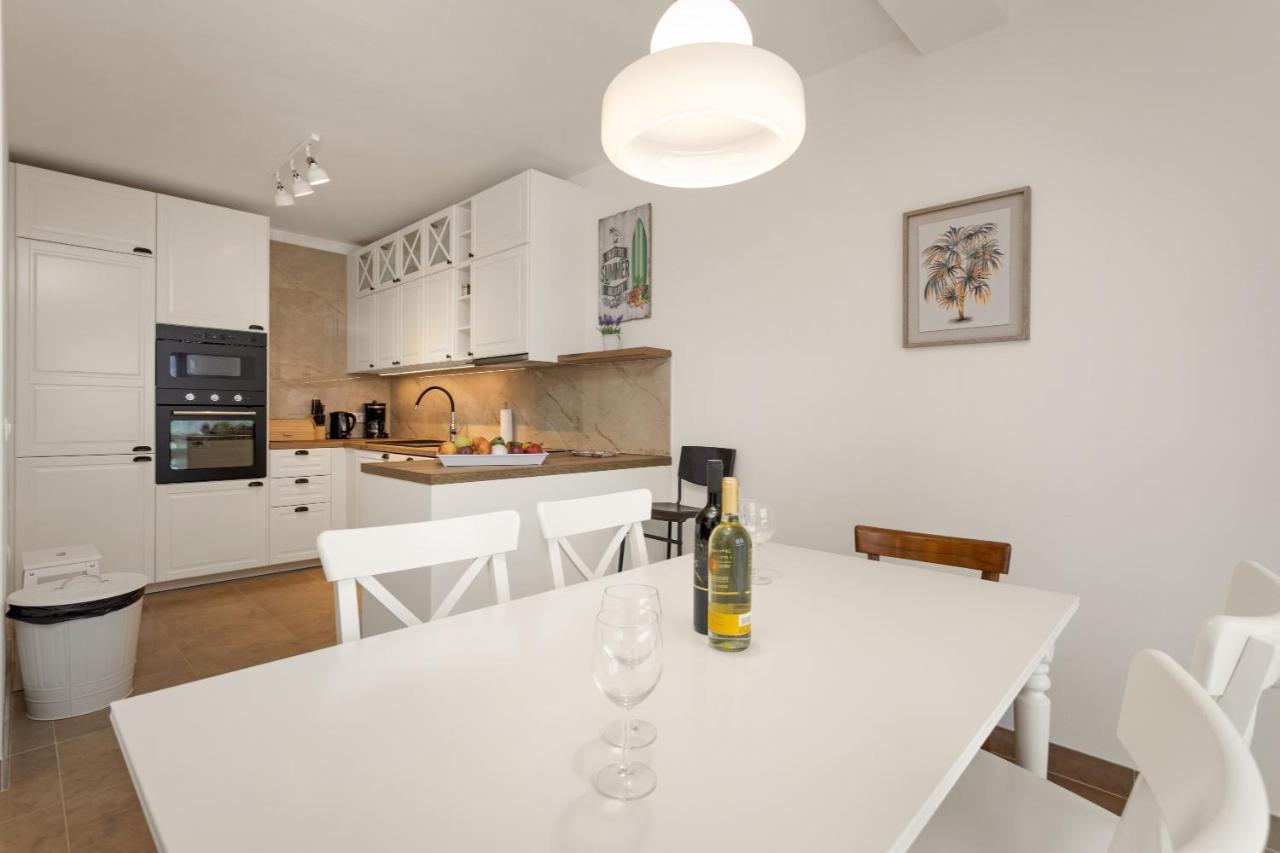 Apartments Cesare With Shared Pool ลิทซ์ยัน ภายนอก รูปภาพ