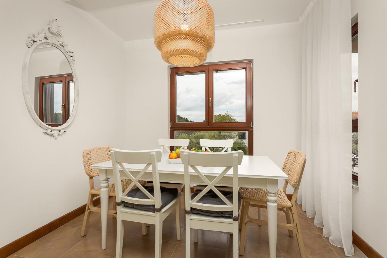 Apartments Cesare With Shared Pool ลิทซ์ยัน ภายนอก รูปภาพ